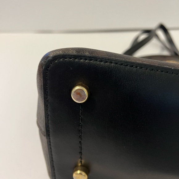 Coach Avenue Brown Carryall in Signature Canvas - Picture 13 of 16